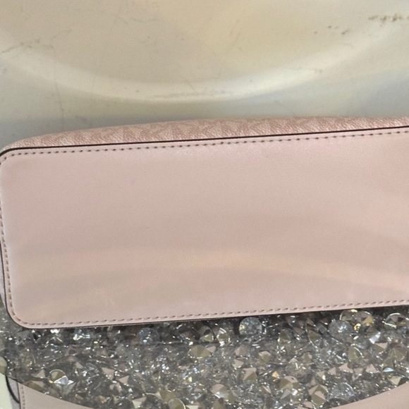 NEW Michael Kors Jet Set Travel Medium Dome Crossbody bag, NWT - $258 MSRP - Picture 9 of 14